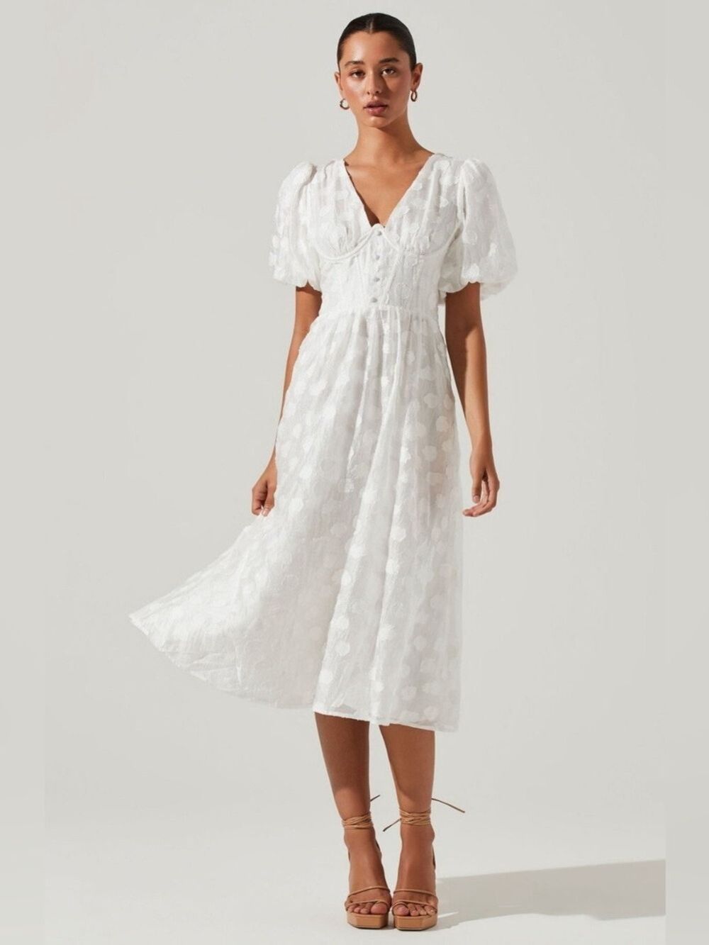 Astr The Label Sandy Leaf Burnout Puff Sleeve Midi Dress in White - Size Medium